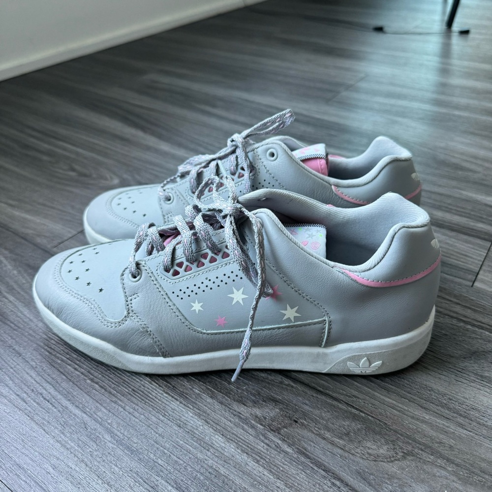 Adidas slam court sneakers size 8.5